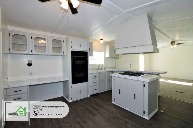 Building Photo - 3466 Shirley St