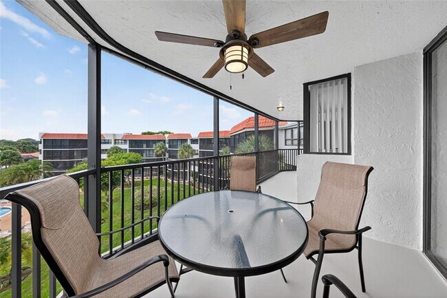 Building Photo - 800 Jeffery St