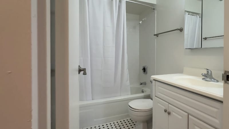 Building Photo - 1212 N Dearborn St