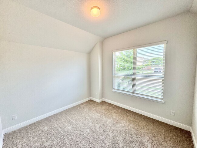 Building Photo - Argyle ISD! 3 Bed 2 Bath Home in PERFECT Location
