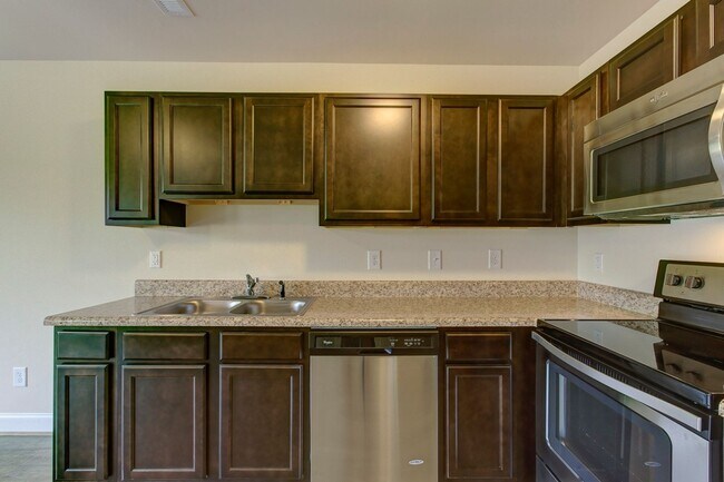 Building Photo - Two Story Townhome! Just a Short Walk to Campbell's Campus!