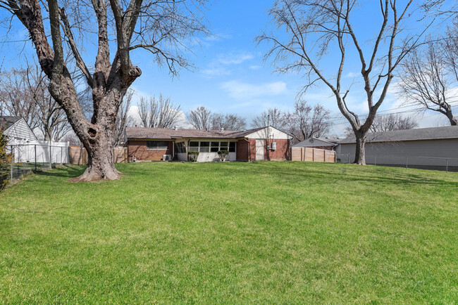 Building Photo - Modern 4 Bedroom Ranch