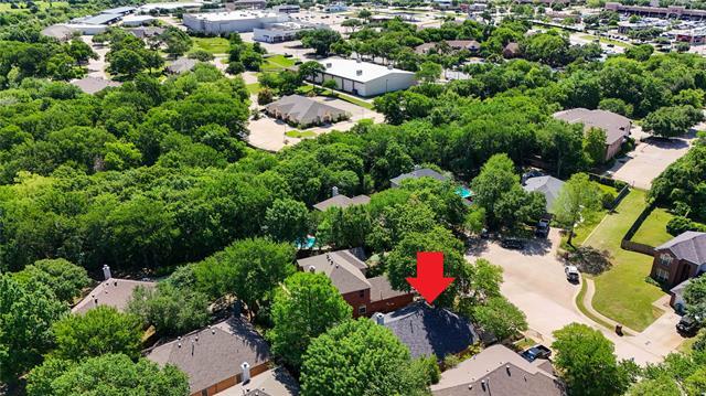 Building Photo - 2405 Pinehurst Ct