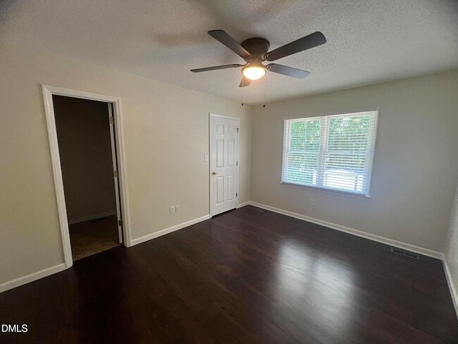 Building Photo - 500 Chinaberry Ln