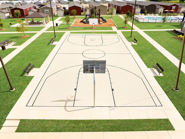 Basketball Court - 813 Toluca