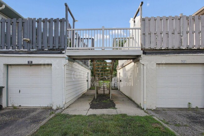 Building Photo - 2523 Burgandy Ln