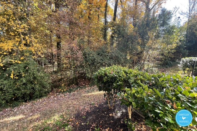 Building Photo - 201 Socket St