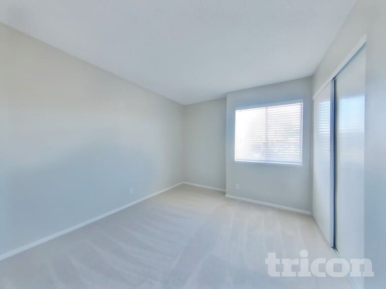 Building Photo - 14948 Cliffrose Ct