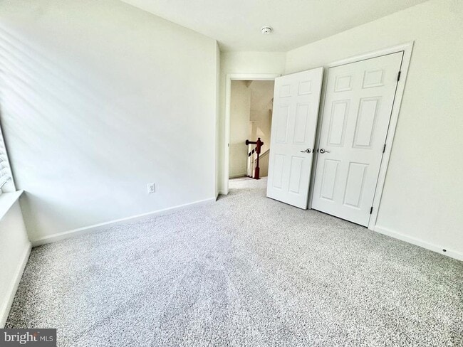 Building Photo - 412 S Greenberry Ln