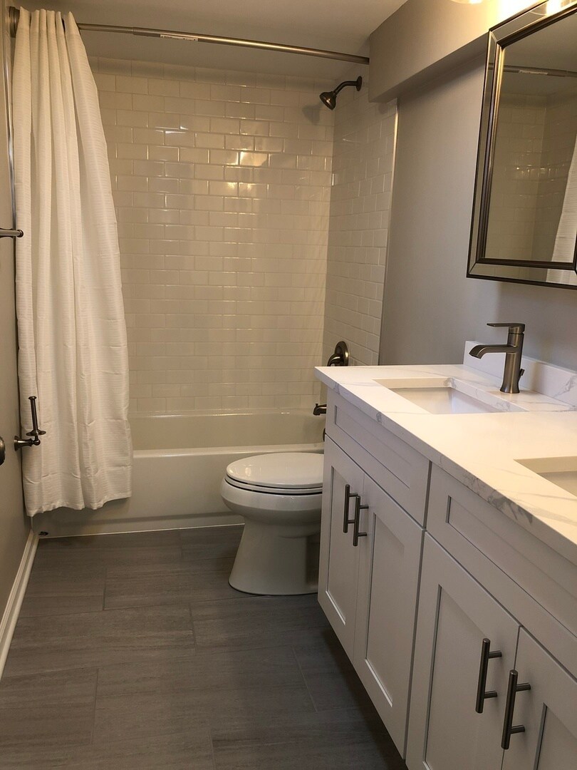 Building Photo - 1426 W Walton St