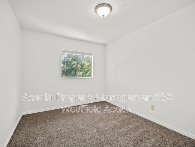 Building Photo - 945 S Freedom Blvd