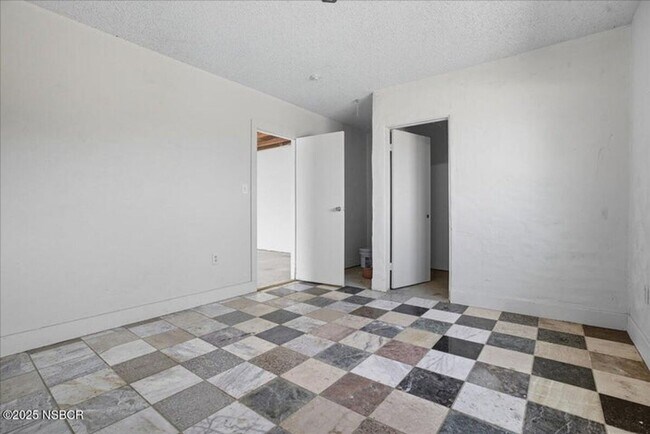 Building Photo - 2935 E Clark Ave