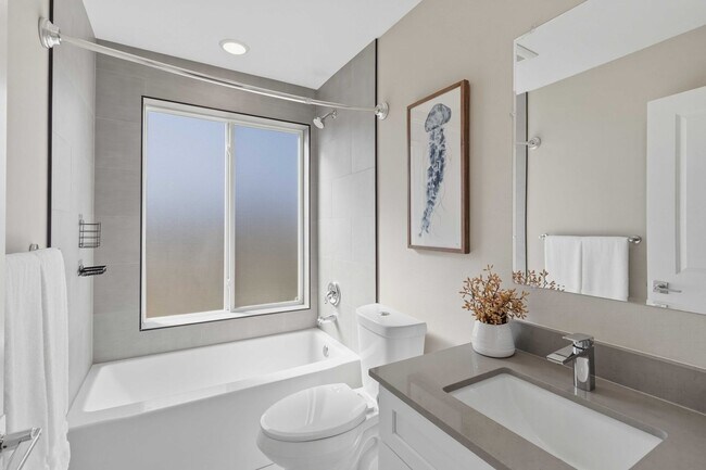 Building Photo - 3Bd/3Ba Seattle Home