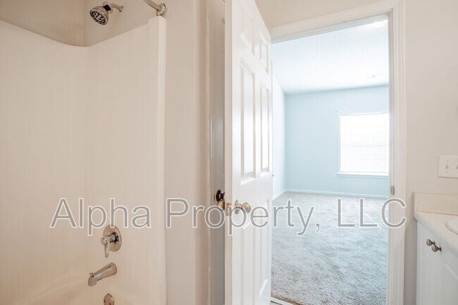 Building Photo - 531 McKenna Cir