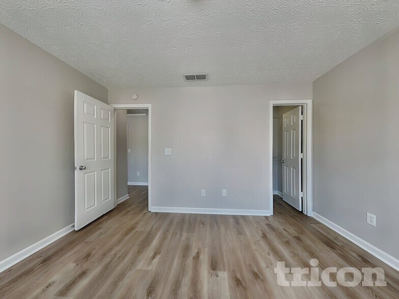 Building Photo - 1270 St Francis Ct