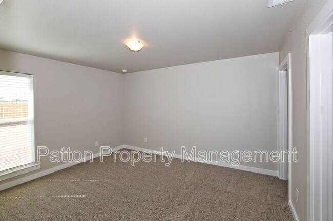 Building Photo - 4902 Locker St