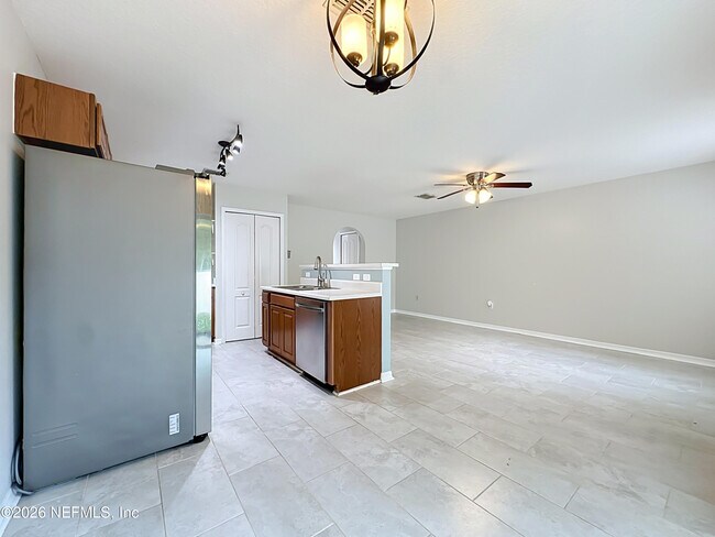 Building Photo - 8224 Halls Hammock Ct