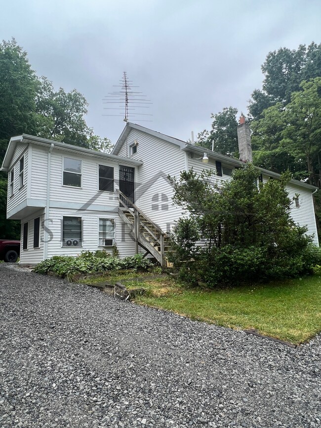 Primary Photo - Lee6-8