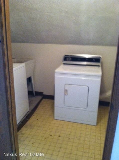 Building Photo - 5747 Holden St