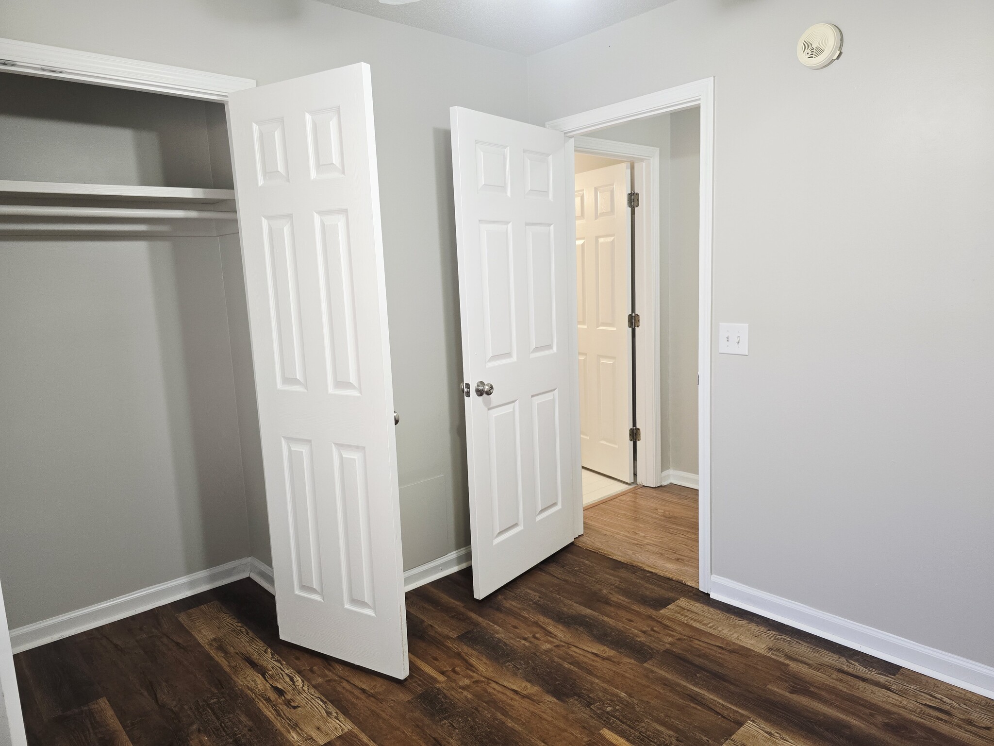 Building Photo - 200 E Mell St