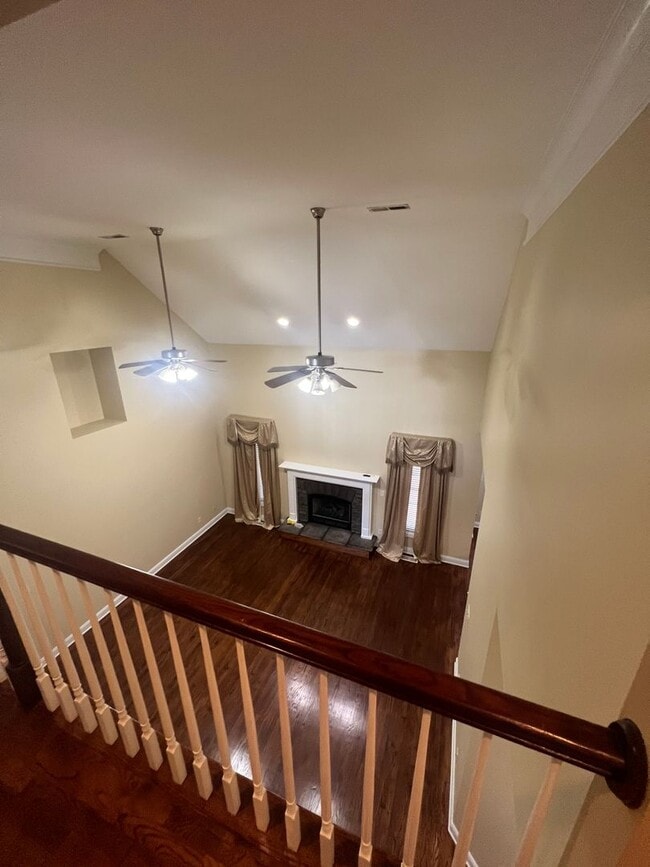 Building Photo - 4 Bedroom, 3 Bath House *Inground Pool*