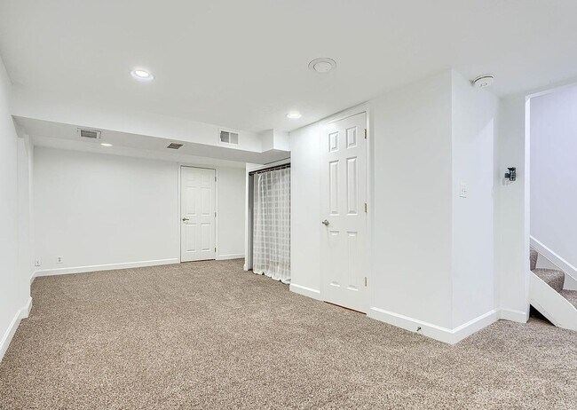 Building Photo - Updated End-of-Group Townhome with Finished Lower Level, Fenced Yard & Community Pool