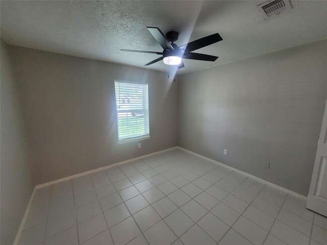 Building Photo - 2518 Fredericksburg Dr