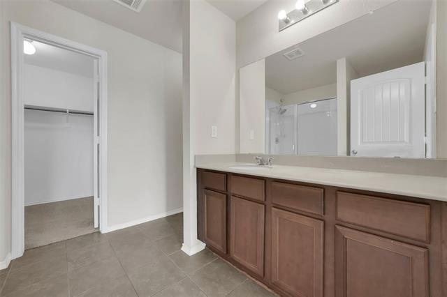 Building Photo - 2133 Meadow View Dr