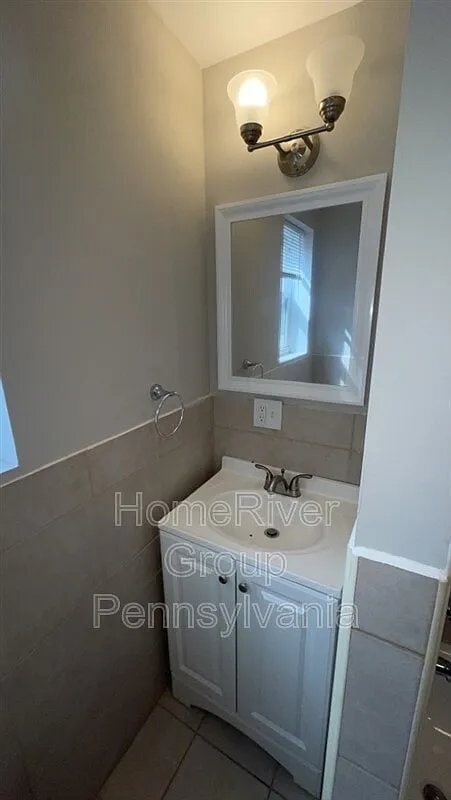 Building Photo - 5025 Jackson St