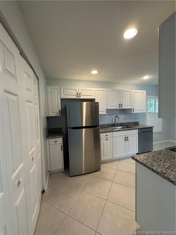 Building Photo - 4567 SE Murray Cove Cir