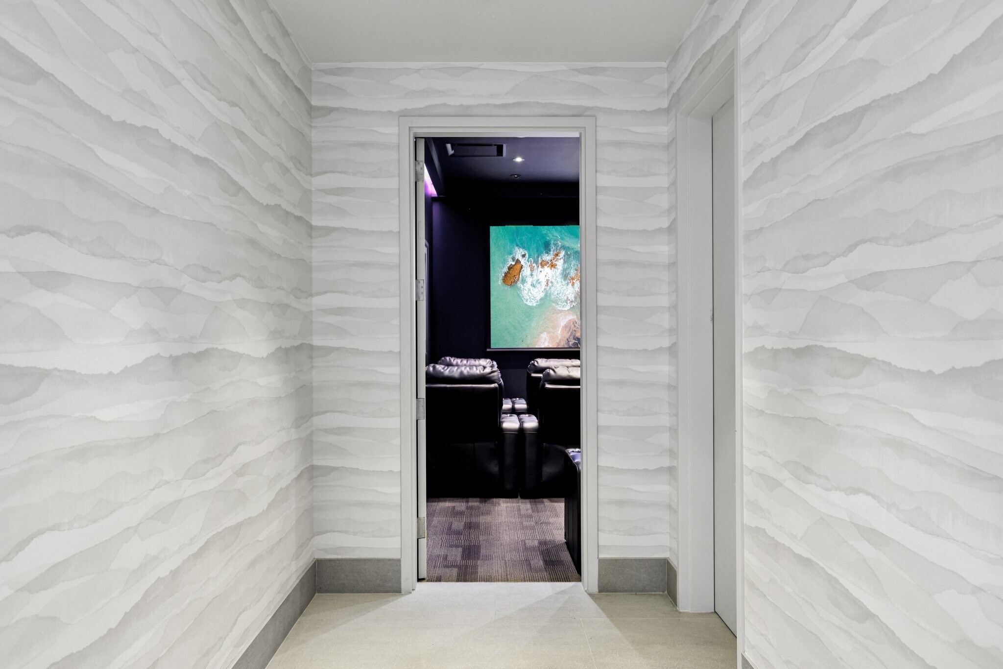 Building Photo - 6250 HOLLYWOOD Blvd