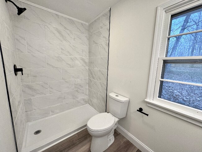 Building Photo - 2051 S Post Rd