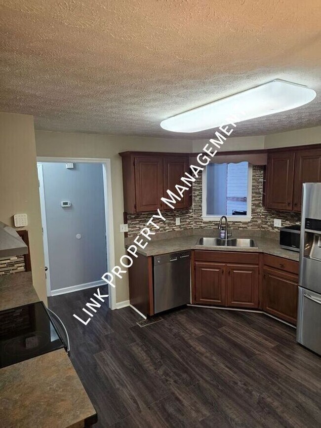 Building Photo - 6383 Rim Crest Ln