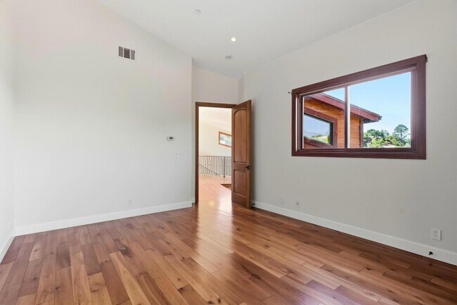 Building Photo - 3911 Pepper Tree Ct
