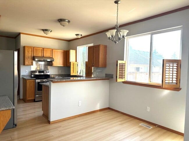 Building Photo - 4 bedroom in Lynnwood WA 98037