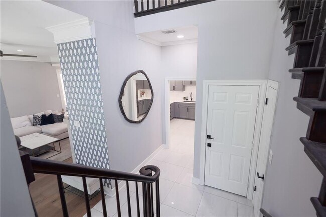 Building Photo - 1807 San Gabriel St