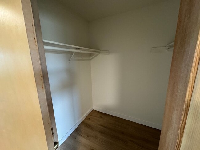 Building Photo - 1041/A/