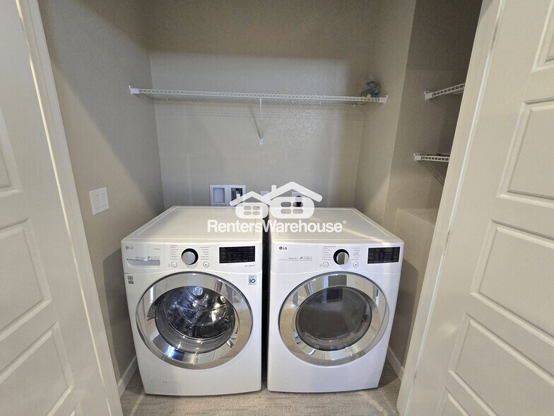 Building Photo - 9065 Southurst St