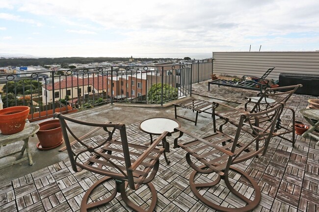 Building Photo - 7221 Geary Blvd