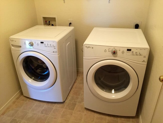 Building Photo - 21827 W Cocopah St