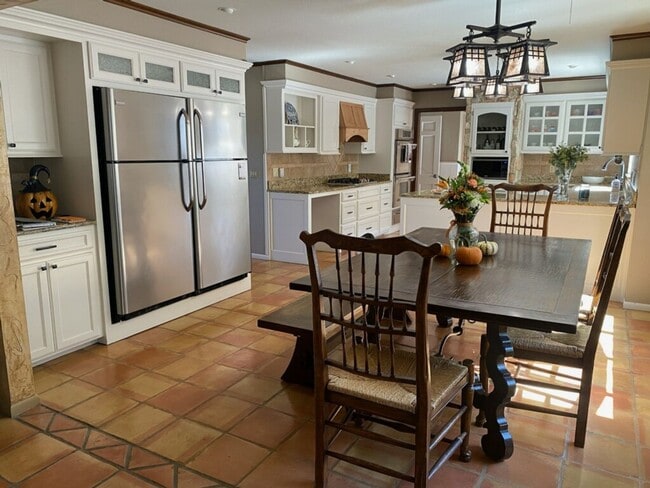 Building Photo - Gorgeous Home for Lease