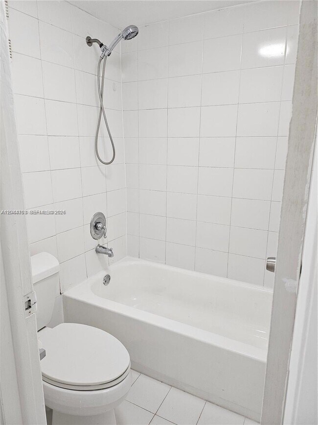 Building Photo - 10641 SW 108th Ave