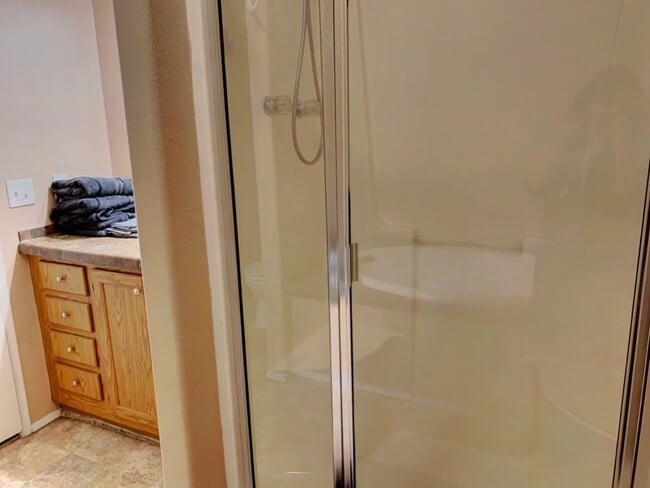 Building Photo - Fully Furnished Nice 3BR/2BA Home