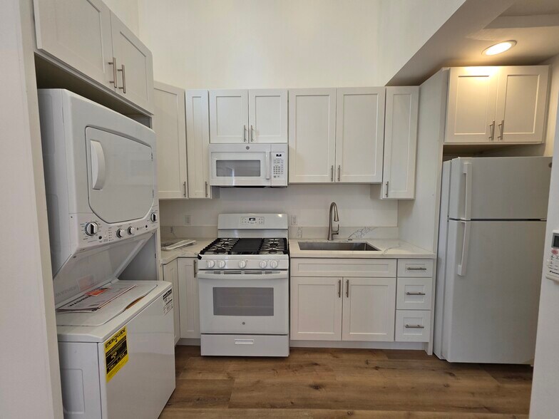 Building Photo - 1012 S Ynez Ave