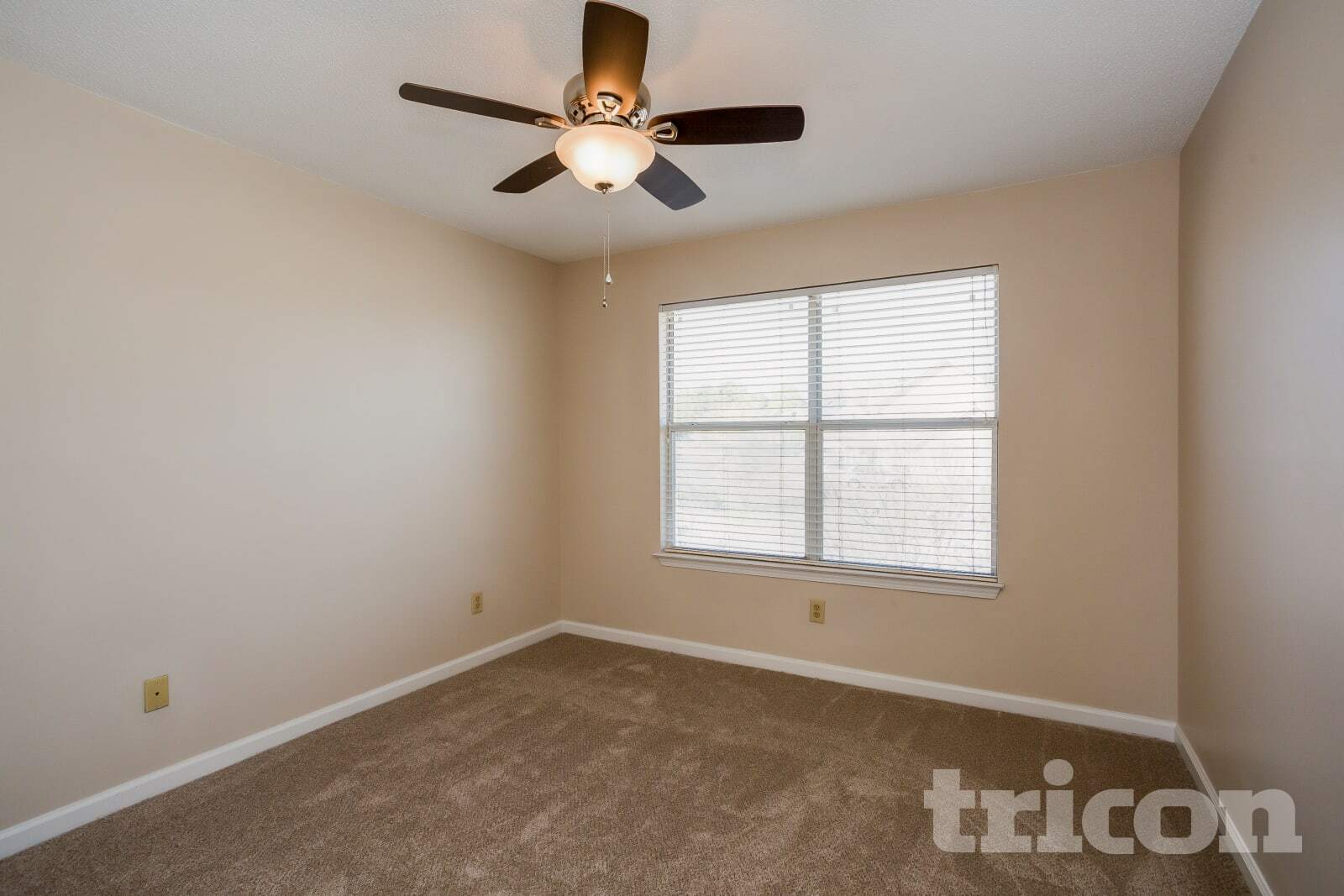 Building Photo - 815 Tramore Dr