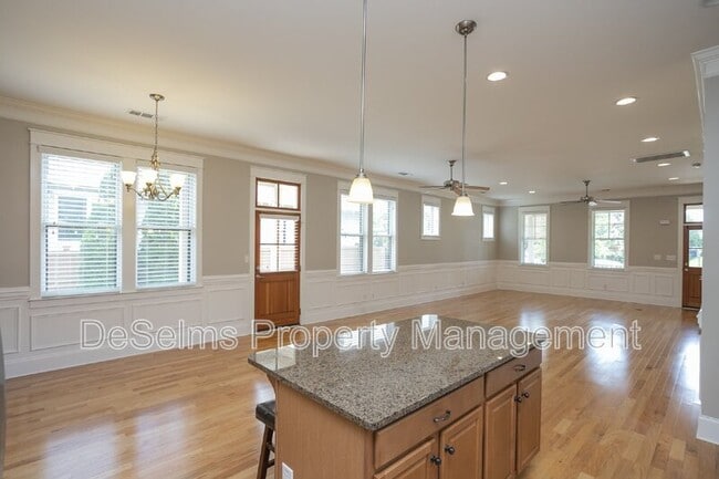 Building Photo - 3866 Somers Ln