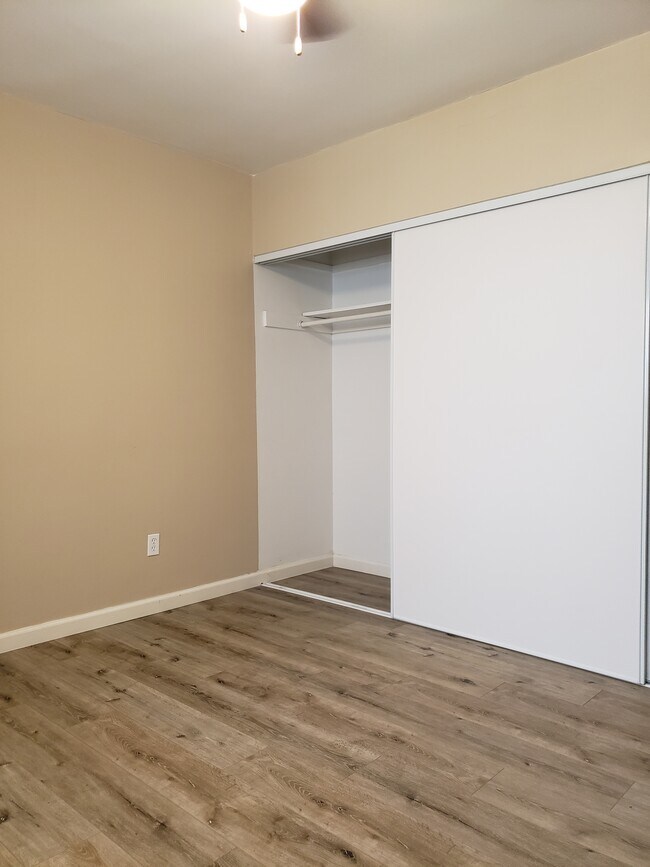 Building Photo - 13754 Sherman Way