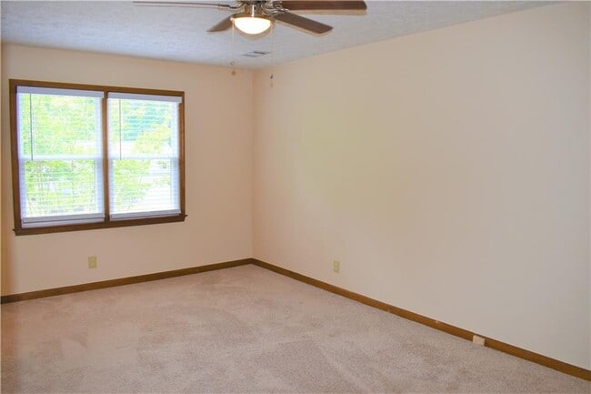 Building Photo - 2264 Post Oak Dr
