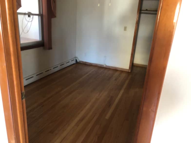 Building Photo - 2048 E Main St