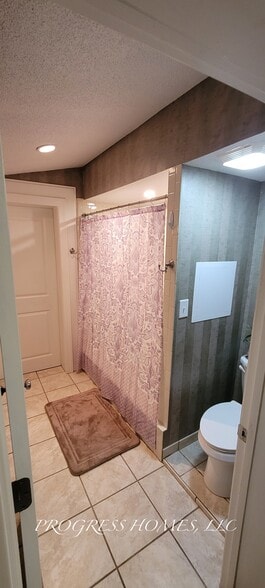 Building Photo - 402 Church St NE